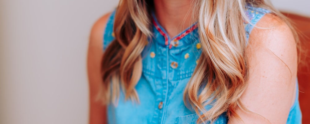 实时比分板界面模拟图，显示多场足球比赛正在进行中的比分