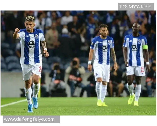 英超激战莱比锡大胜本菲卡红牌争议引发全场热议