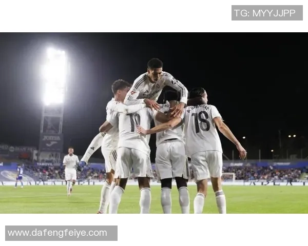 中超历史冷门皇马6-2战胜巴萨乌龙球瞬间点燃全场激情