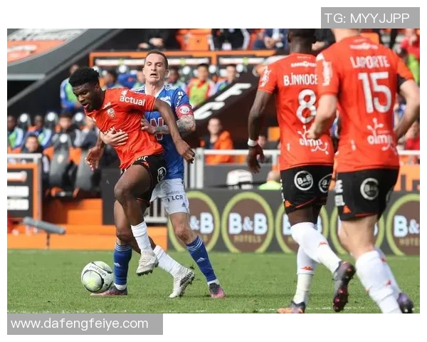 中超联赛精彩对决利物浦大胜里昂引发全场热烈反响